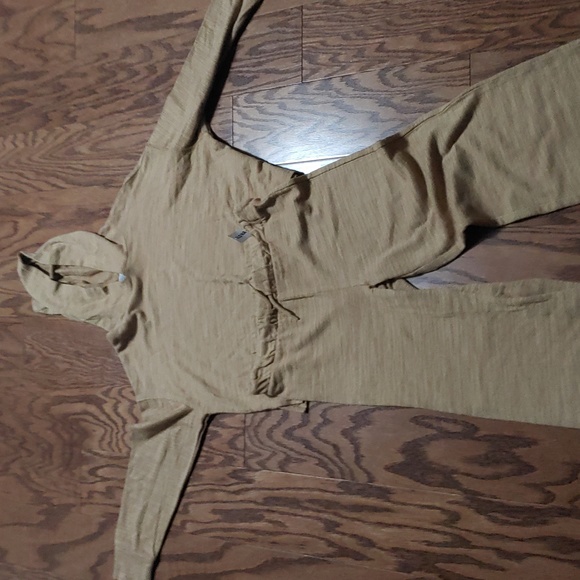 Cozy Plush High-Waisted Wide-Leg Sweatpants and tops - Picture 3 of 4